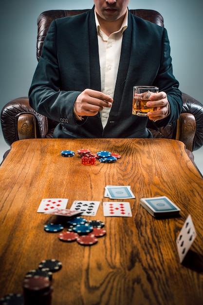 问鼎娱乐真人游戏app体验